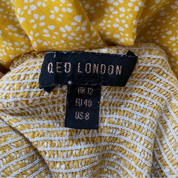 QED London Gold Yellow and White Ditsy All Over Print Tiered Maxi Dress - Picture 8 of 9